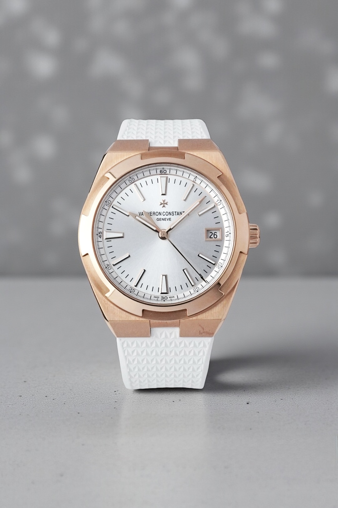 【中古品】 VACHERON CONSTANTIN ヴァシュロン・コンスタンタン オーヴァーシーズ 4500V/000R-B127