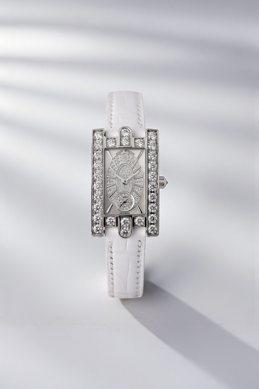 【純正ダイヤモンド】 HARRY WINSTON ハリーウィンストン アヴェニュー エリプティック AVEQHM21WW241